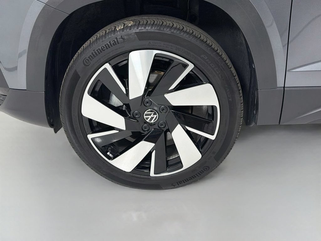 Used 2024 Volkswagen Taos SEL AWD/4WD image 32