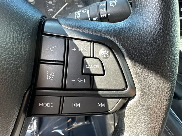 Used 2026 Toyota Sienna LE FWD image 31