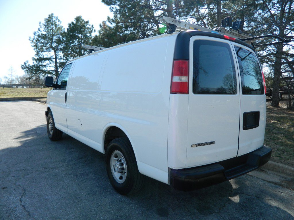 Used 2017 Chevrolet Express 2500 image 6