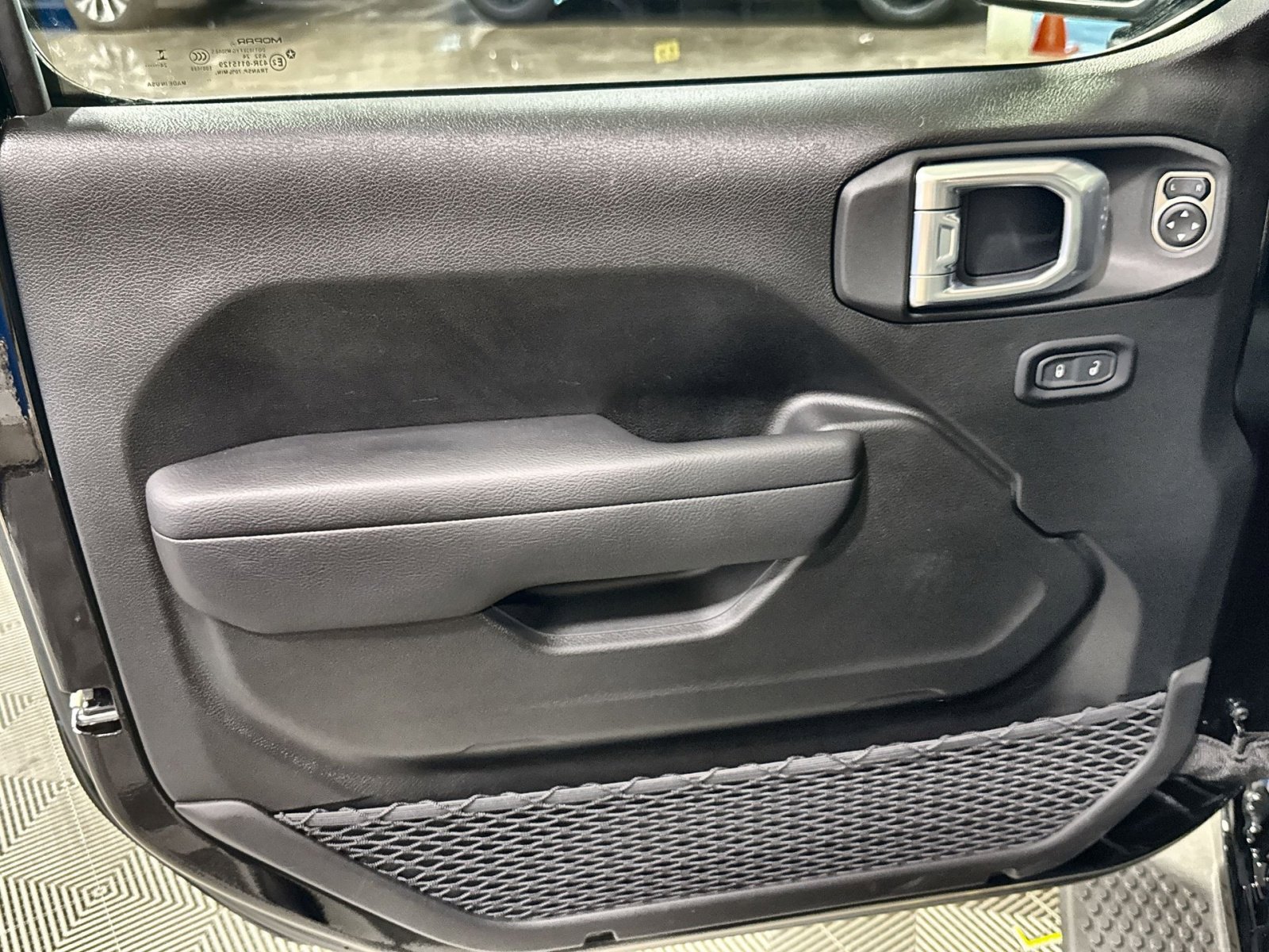 Used 2024 Jeep Wrangler Sport S image 15