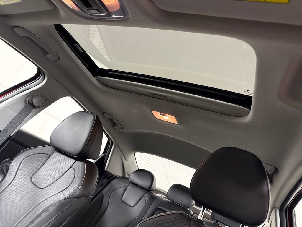 Used 2023 Hyundai Elantra Limited image 23