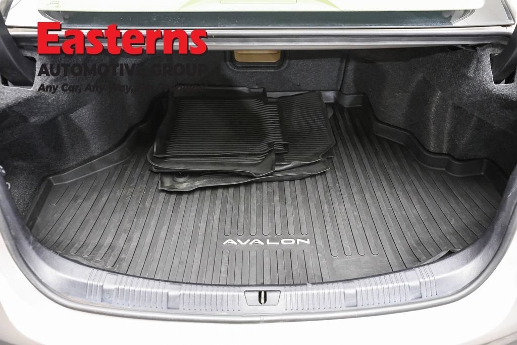Used 2017 Toyota Avalon Limited w/ All Weather Liner Package FWD image 9