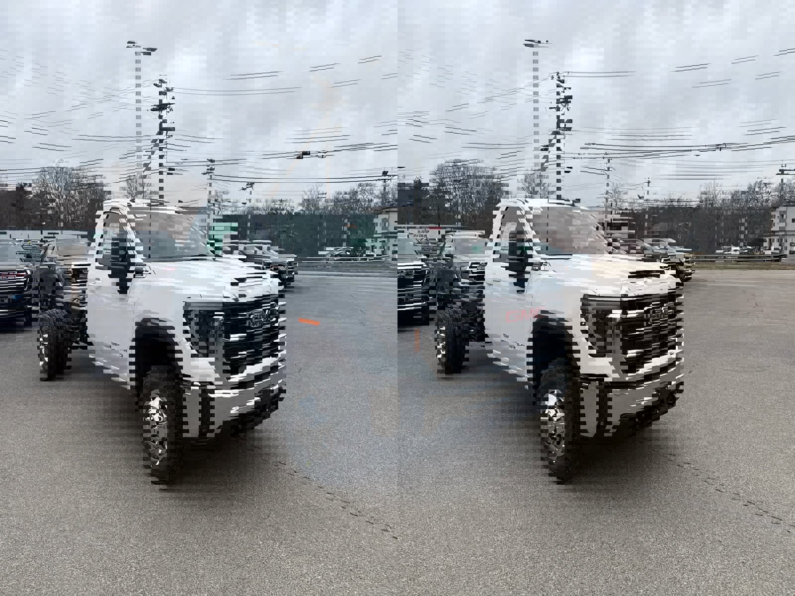 New 2026 GMC Sierra 3500 SLE w/ SLE Convenience Package image 7