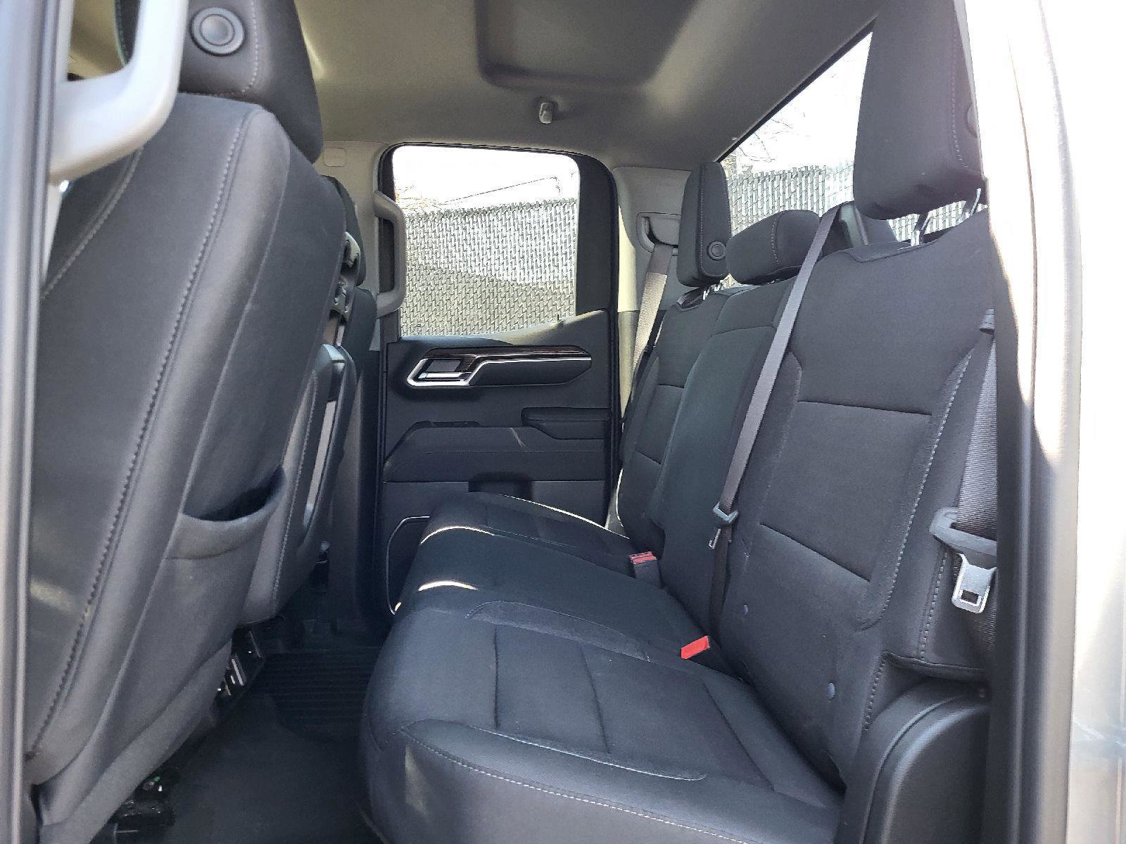 Used 2024 Chevrolet Silverado 1500 LT image 10