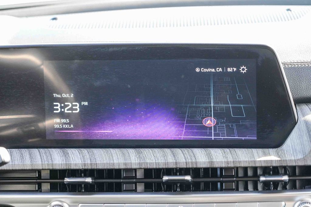 Used 2024 Kia Telluride EX w/ EX Captain's Chair Package image 18