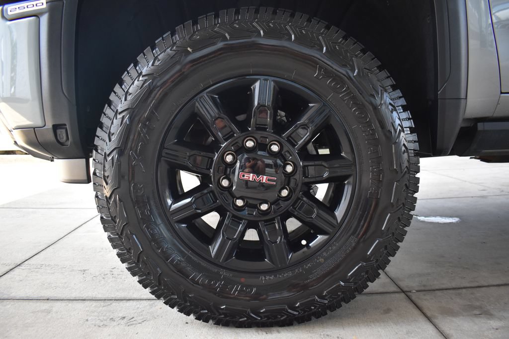 Used 2024 GMC Sierra 2500 AT4 w/ AT4 Premium Plus Package AWD/4WD image 14
