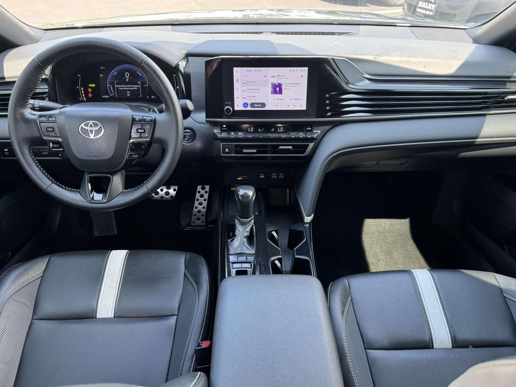 Used 2025 Toyota Camry SE FWD image 3