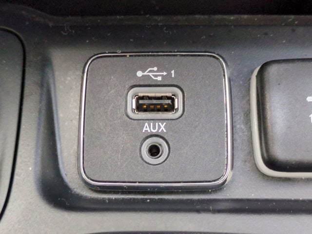 Used 2022 Jeep Cherokee Limited AWD/4WD image 22