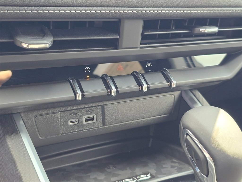 New 2025 Chevrolet Colorado LT w/ LT Convenience Package image 25