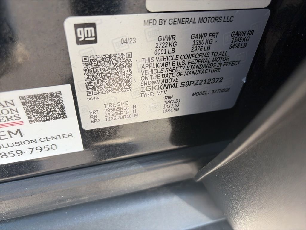 Used 2023 GMC Acadia SLT w/ LPO, Floor Liner Package image 33