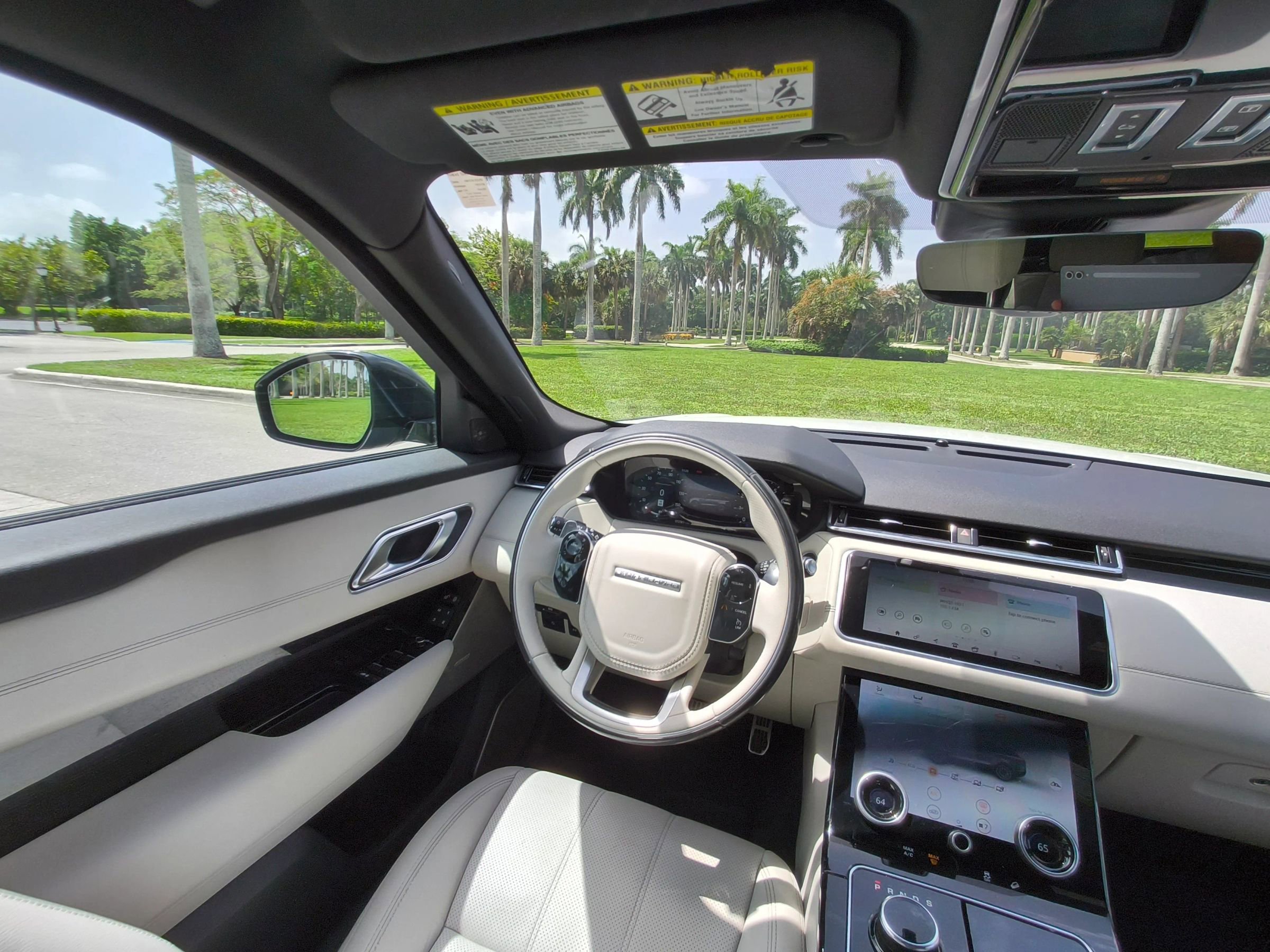 Used 2019 Land Rover Range Rover Velar R-Dynamic SE image 14