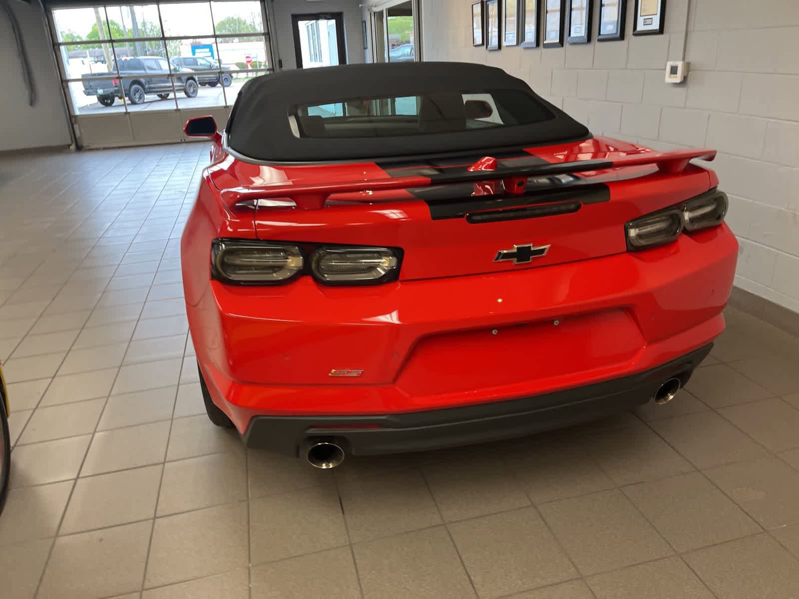 Used 2021 Chevrolet Camaro SS RWD image 11