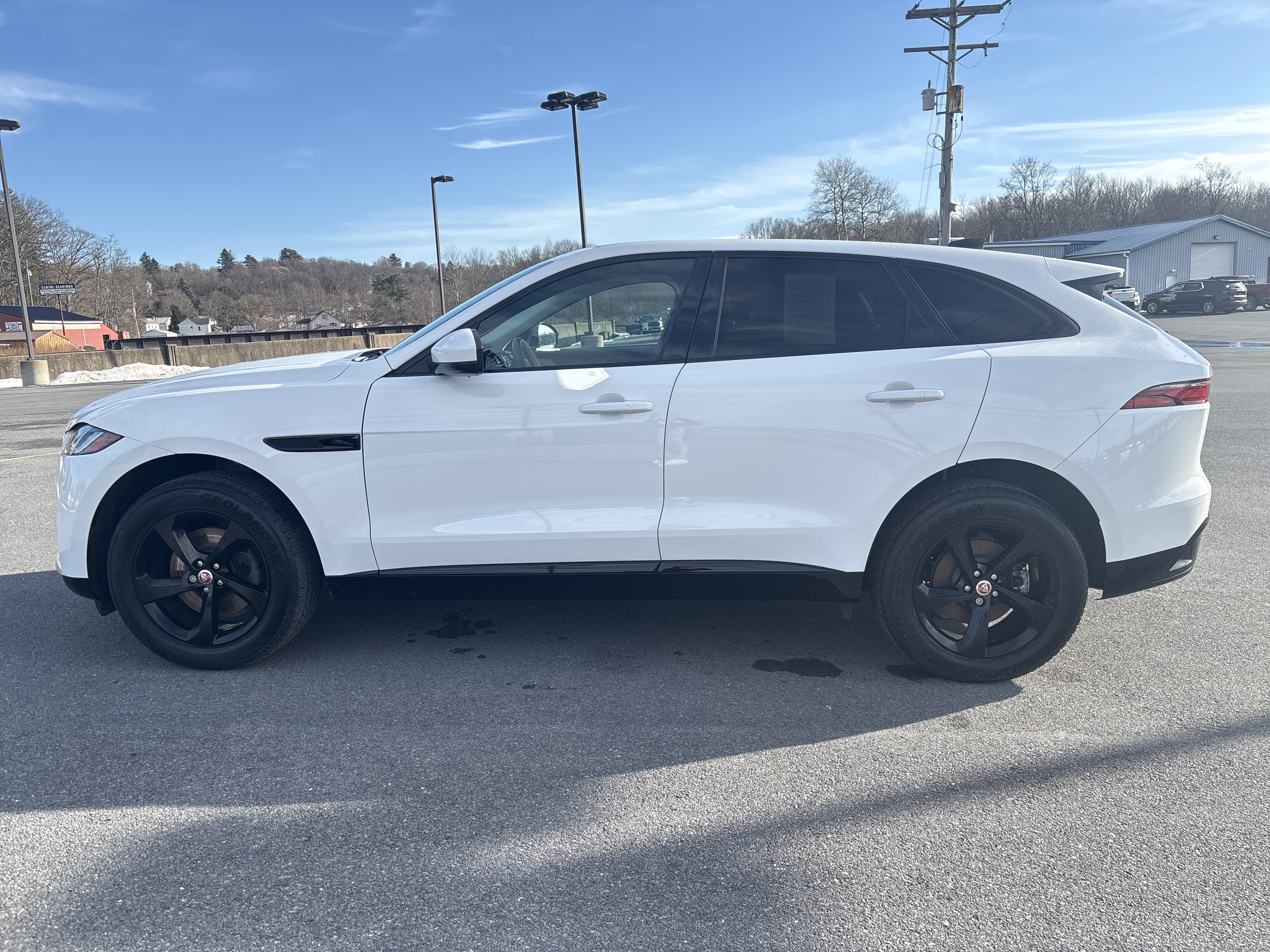 Used 2022 Jaguar F-PACE S image 7