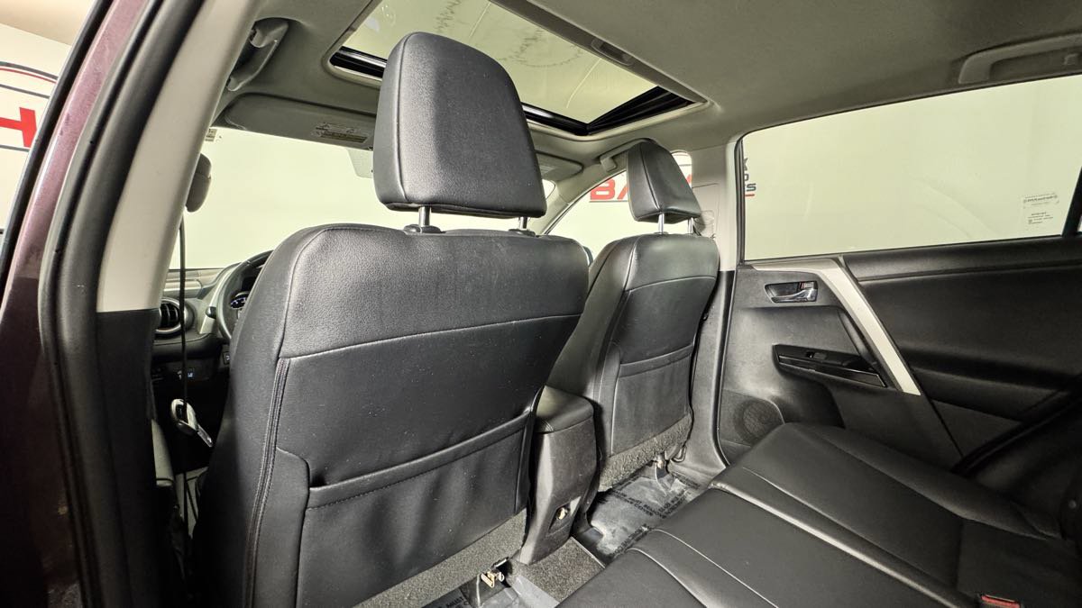 Used 2016 Toyota RAV4 Limited AWD/4WD image 33