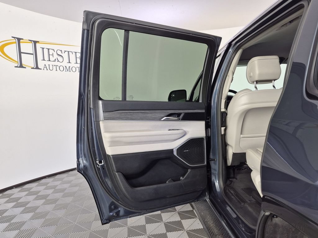 Certified 2024 Jeep Wagoneer Series II w/ Flexible Seating Group AWD/4WD image 30