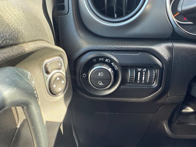 Certified 2022 Jeep Gladiator Sport AWD/4WD image 13