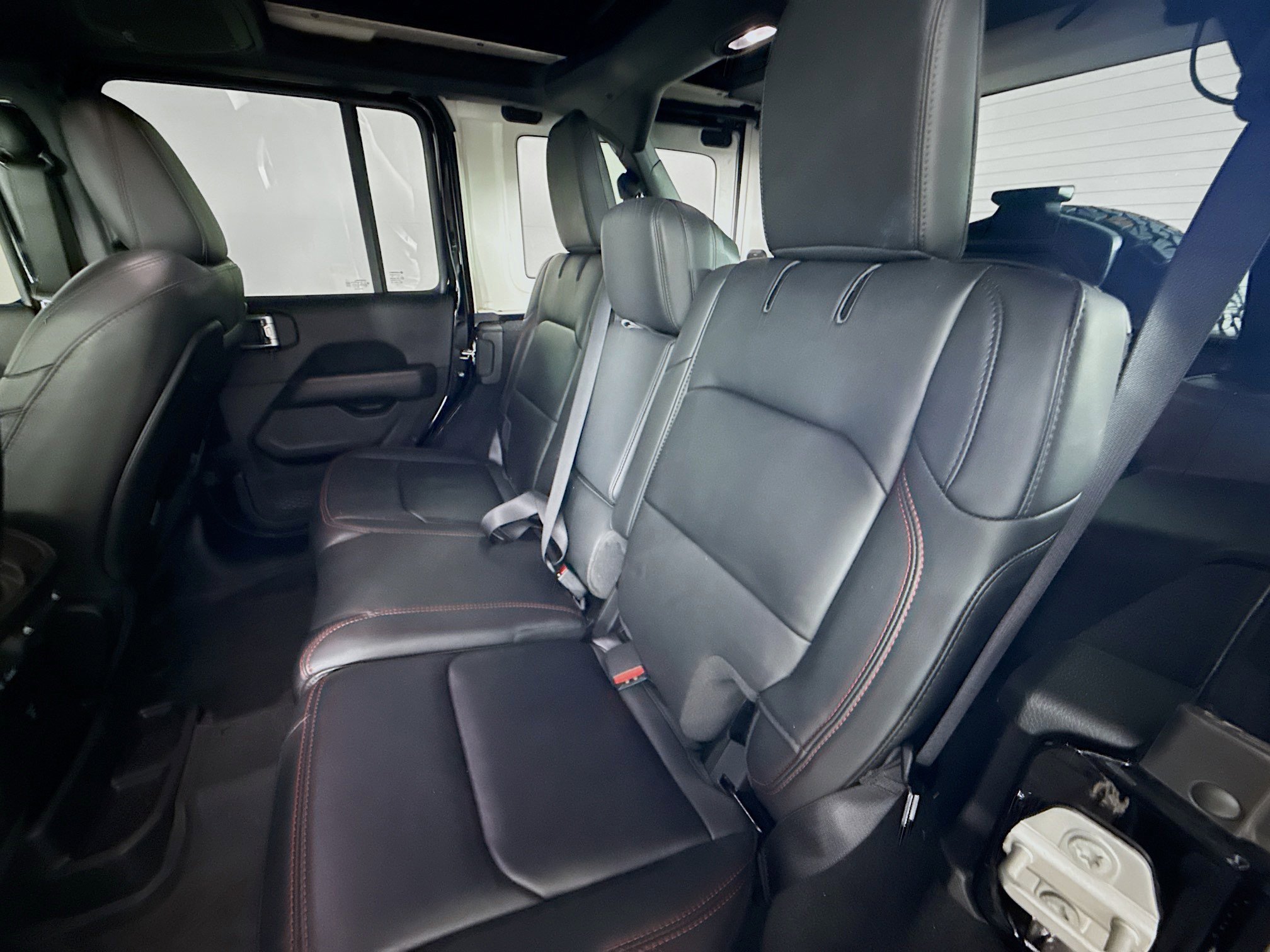 Used 2024 Jeep Wrangler Unlimited Rubicon image 28