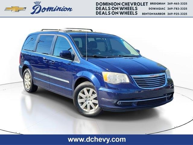 Used 2014 Chrysler Town & Country Touring video 1