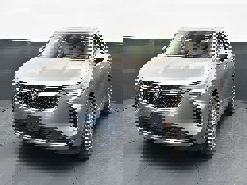 Used 2023 Buick Envision Avenir AWD/4WD image 2