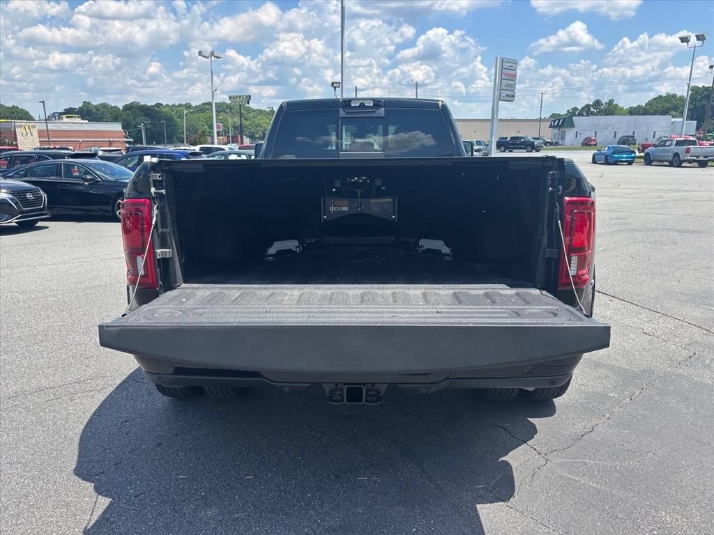 Used 2025 RAM 3500 Limited AWD/4WD image 26