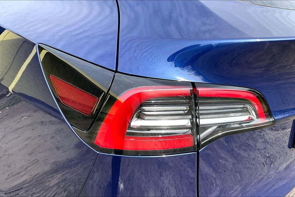 Used 2023 Tesla Model Y Long Range image 28