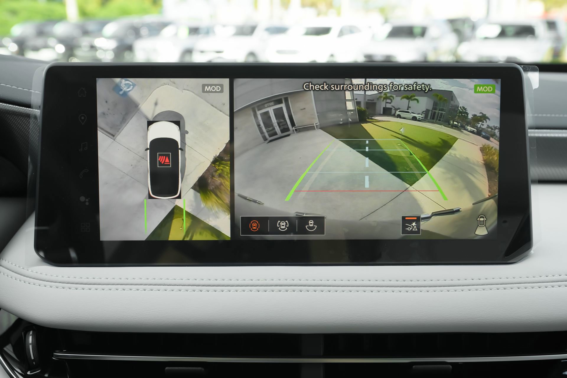 New 2026 INFINITI QX60 Luxe w/ Family Package image 13