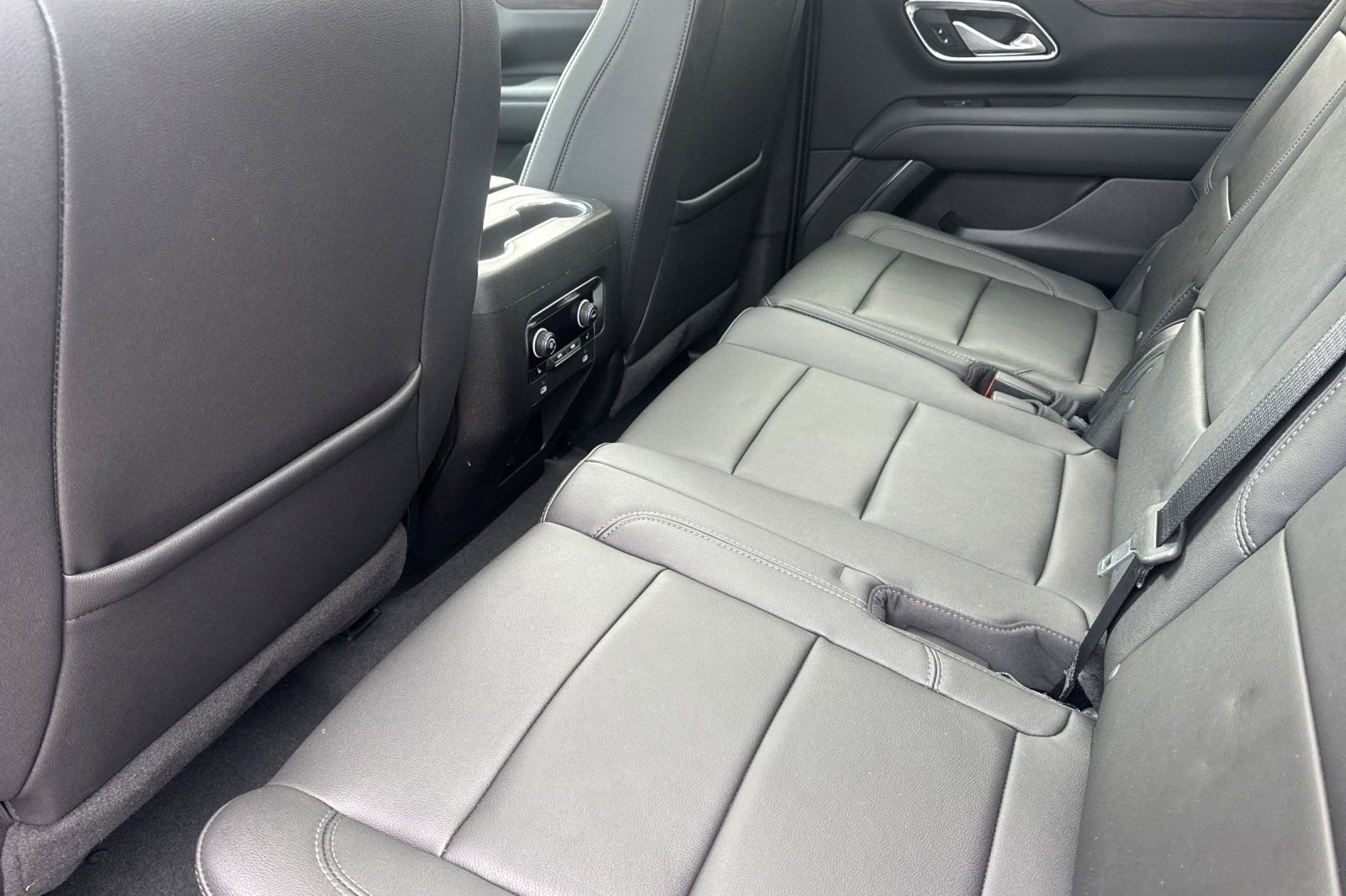 Used 2022 Chevrolet Tahoe LT w/ LT Signature Package image 15