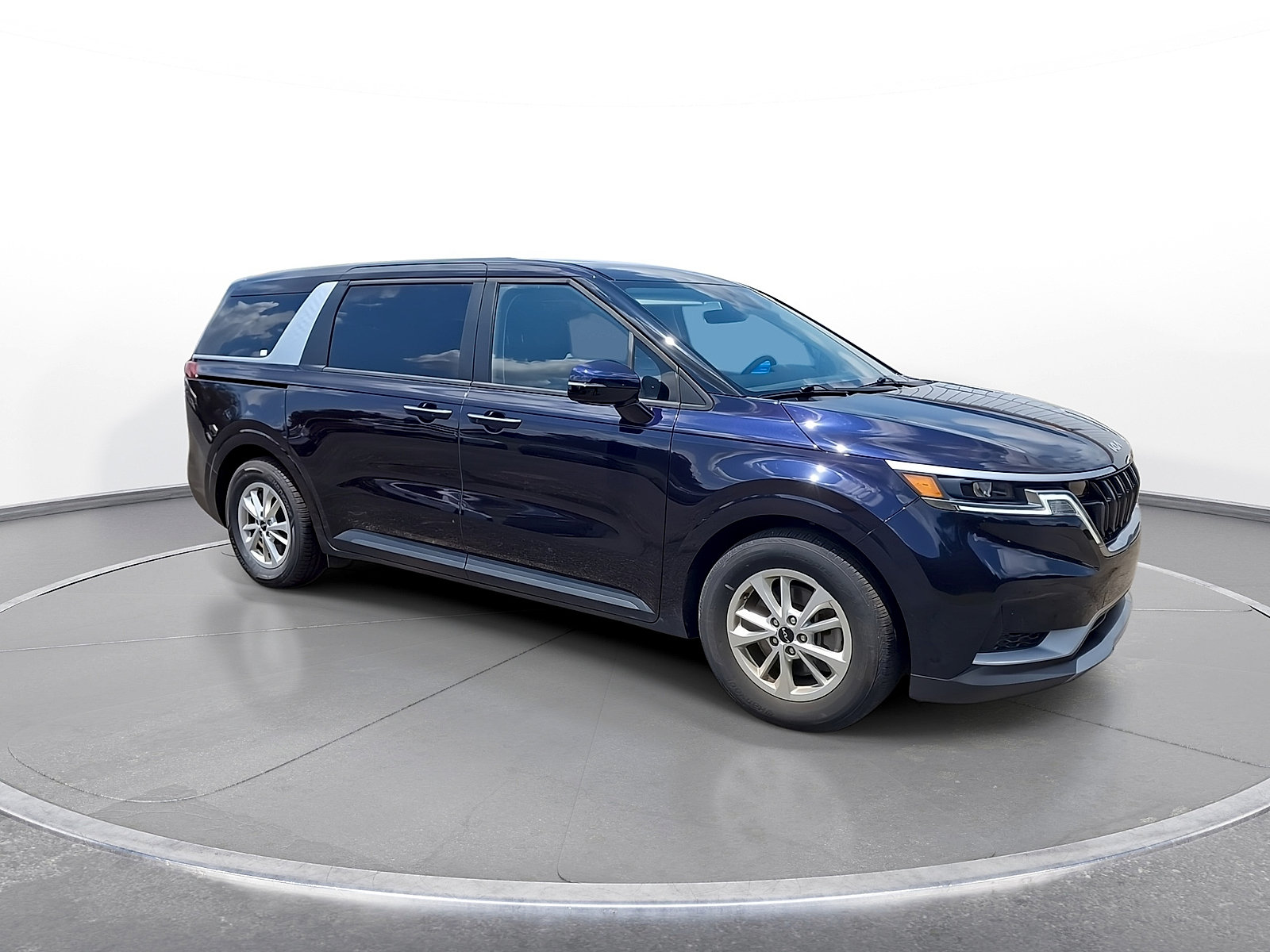 Used 2024 Kia Carnival LX FWD image 9