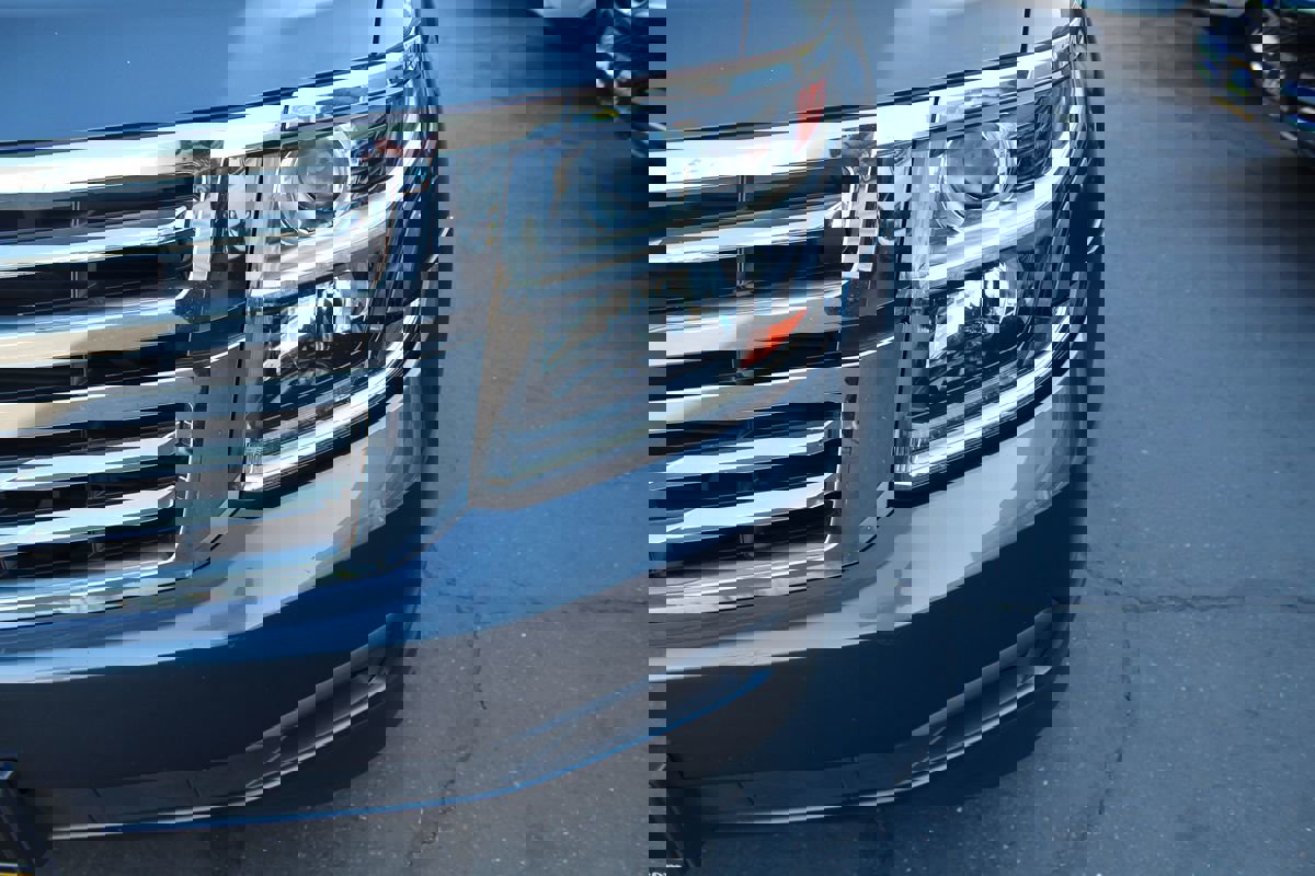 Used 2019 Chevrolet Suburban LS w/ All-Season Package image 10