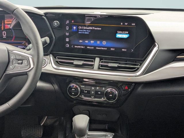 Used 2025 Chevrolet Trax ACTIV w/ Sunroof Package image 23