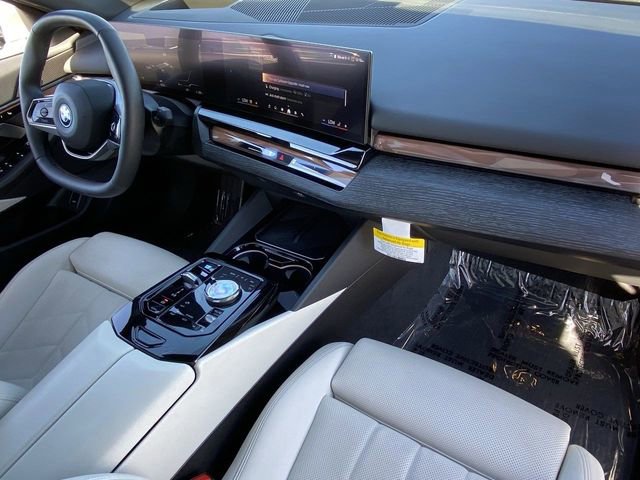 Certified 2025 BMW i5 eDrive40i w/ Premium Package image 13