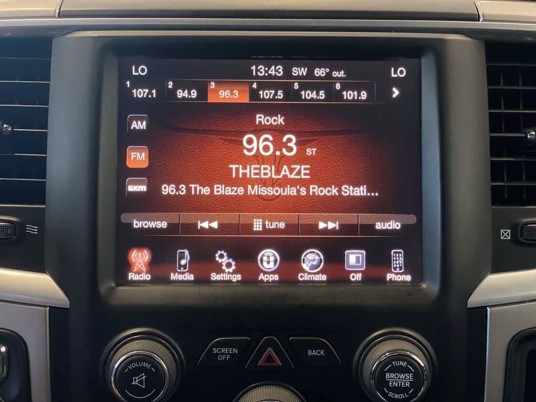 Used 2017 RAM 1500 Classic SLT AWD/4WD image 17