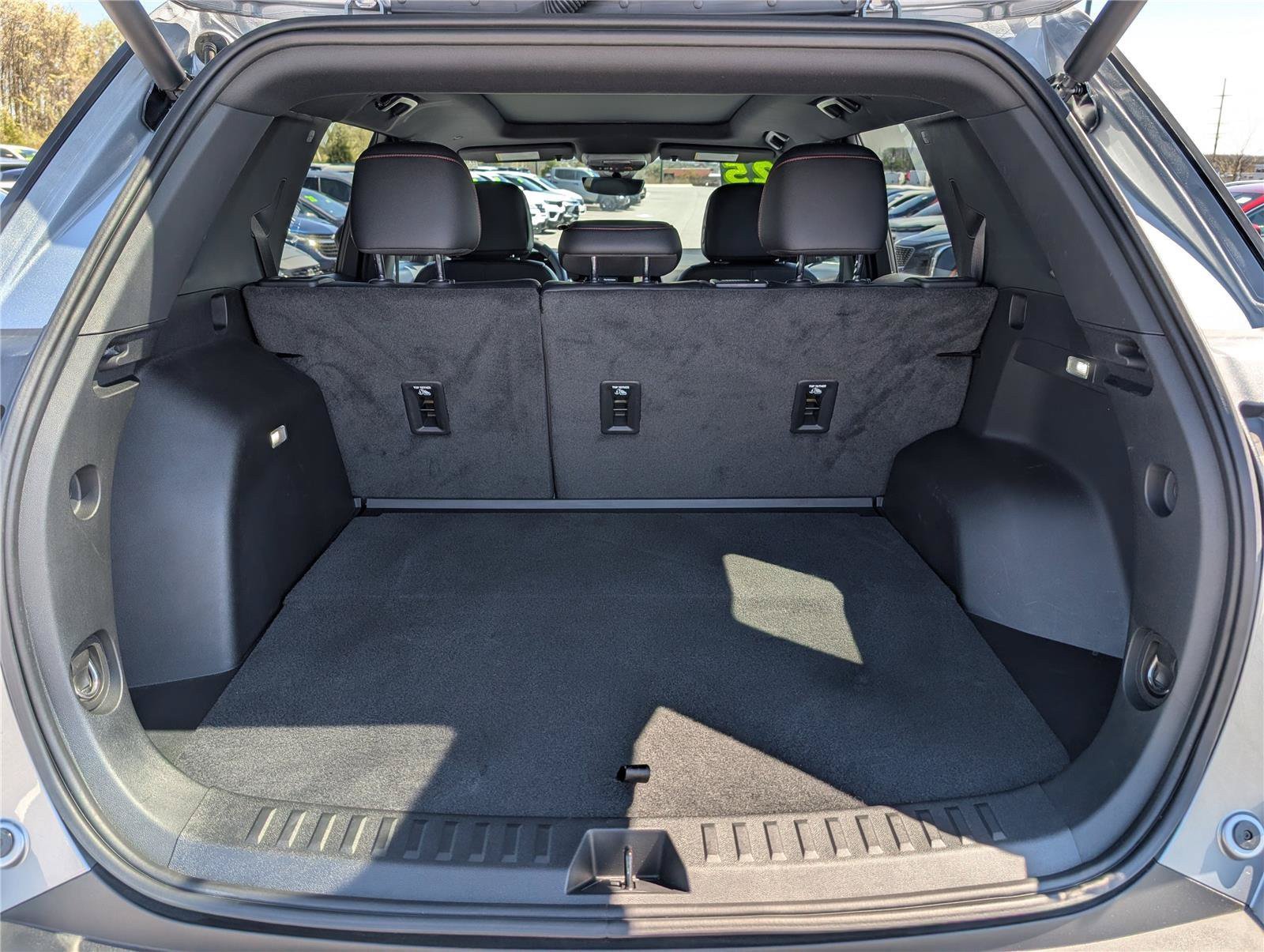 Used 2025 Chevrolet Equinox RS w/ Safety and Technology Package AWD/4WD image 13
