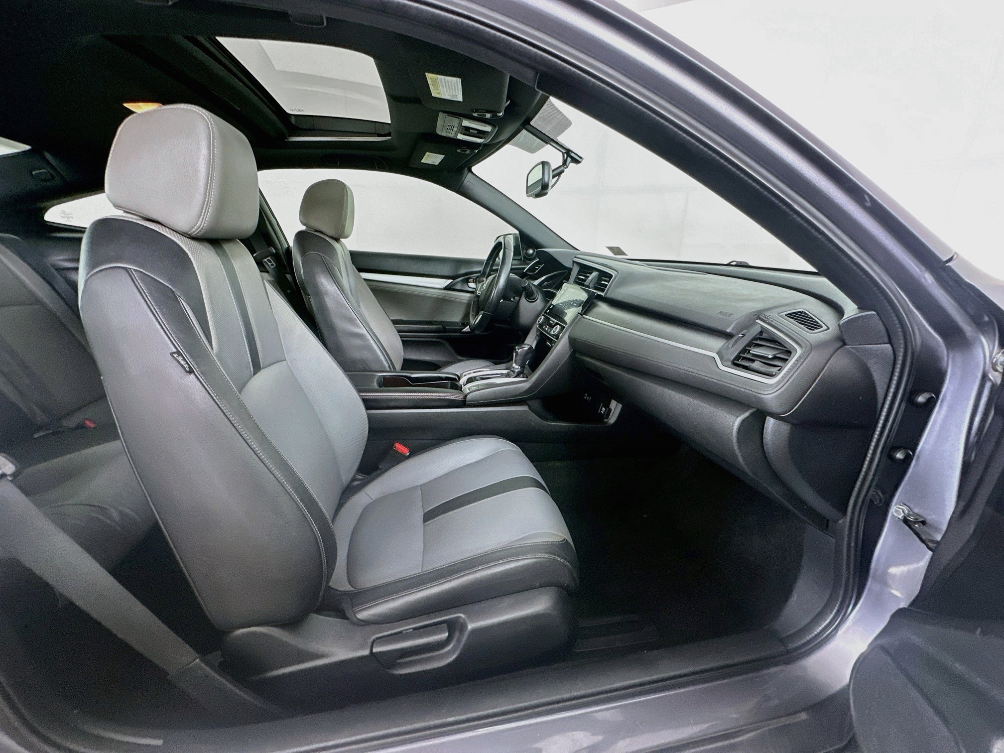 Used 2018 Honda Civic EX-L image 27