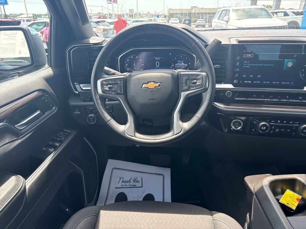 Used 2023 Chevrolet Silverado 1500 LT AWD/4WD image 25