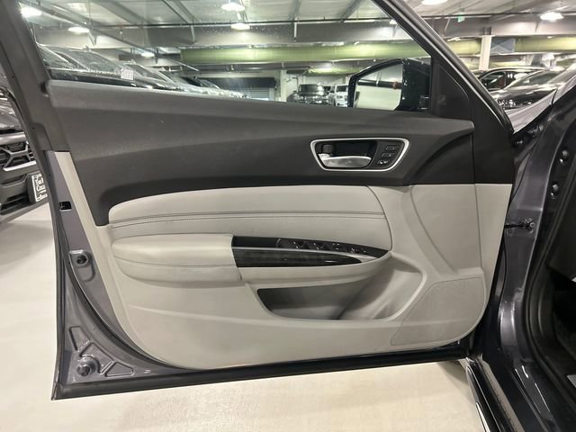 Used 2018 Acura TLX V6 SH-AWD w/ Technology Pkg image 9
