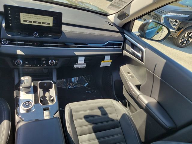 New 2025 Mitsubishi Outlander SE image 15