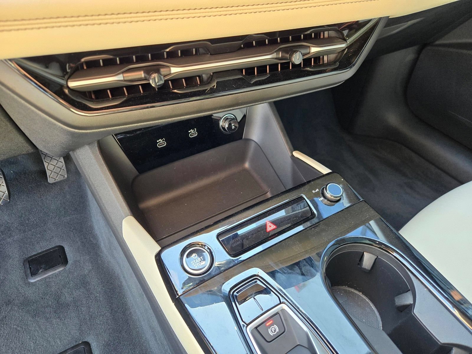Used 2025 Audi A6 e-tron Prestige w/ Beige Warm Weather Package RWD image 23