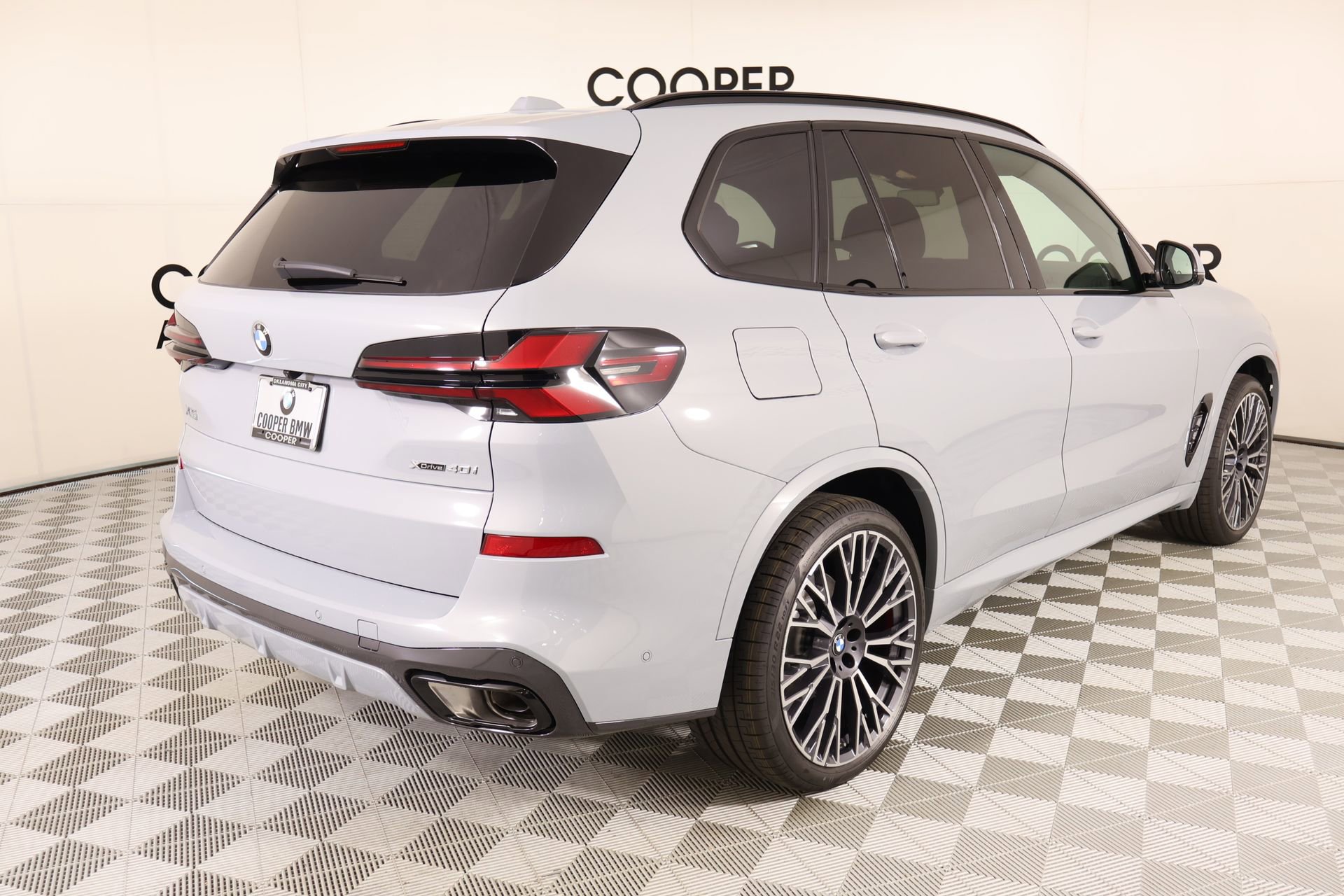 New 2026 BMW X5 xDrive40i w/ M Sport Package AWD/4WD image 22