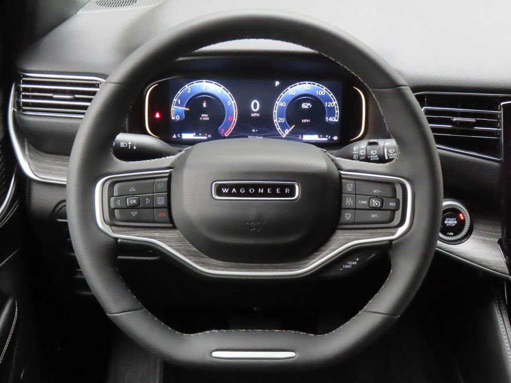 Certified 2024 Jeep Wagoneer L Series II w/ Flexible Seating Group image 20