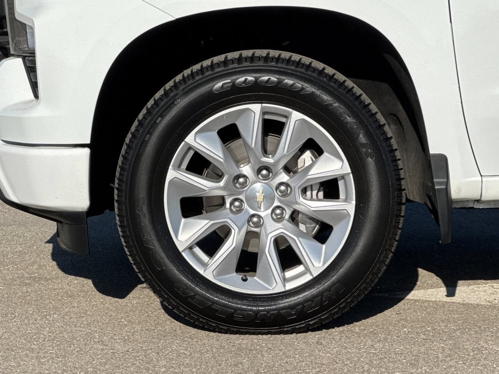 Used 2023 Chevrolet Silverado 1500 Custom RWD image 29