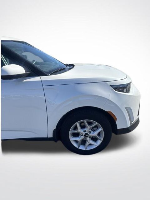 Certified 2025 Kia Soul LX w/ LX Technology Package FWD image 13