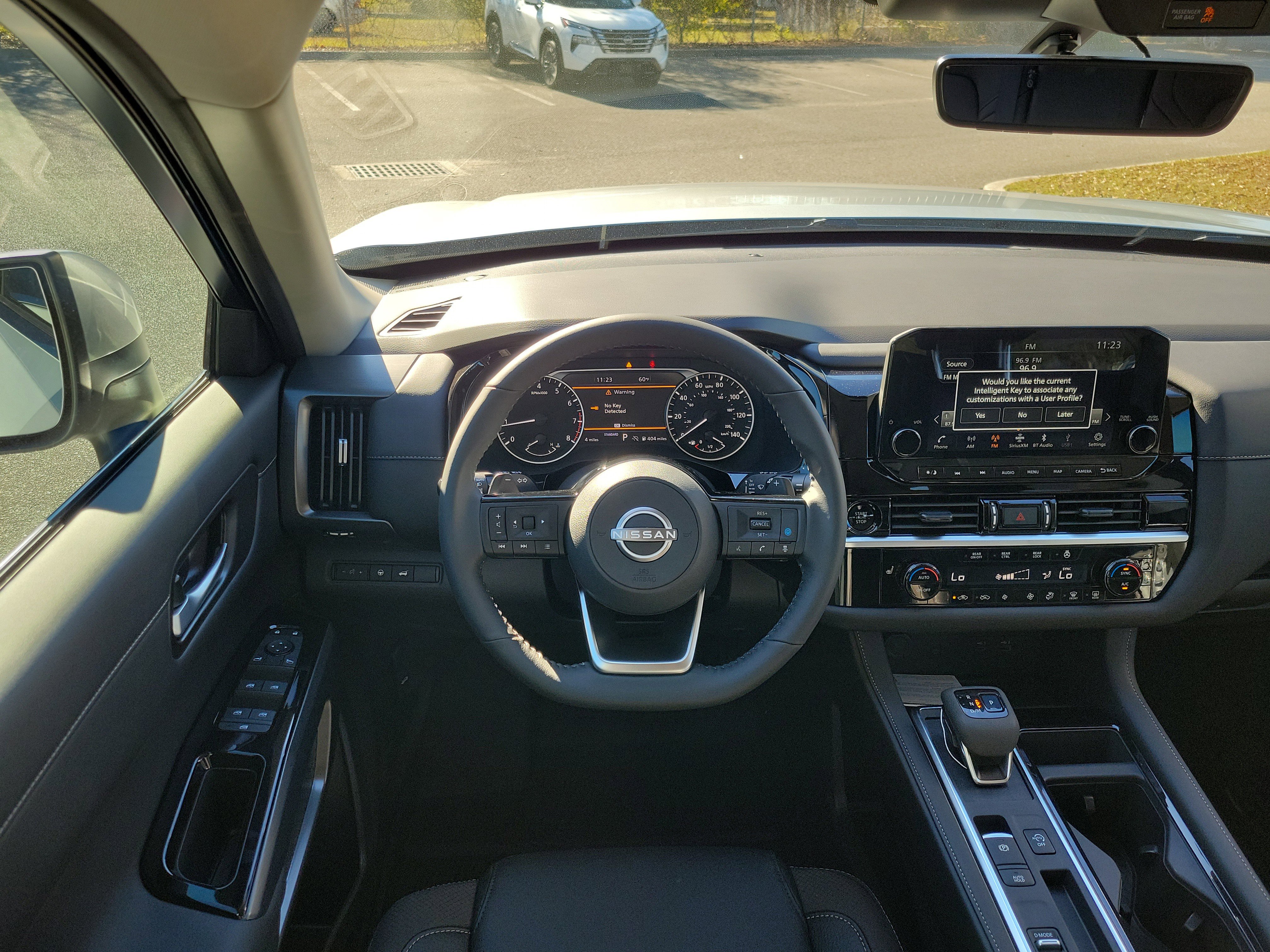 New 2025 Nissan Pathfinder SL image 13