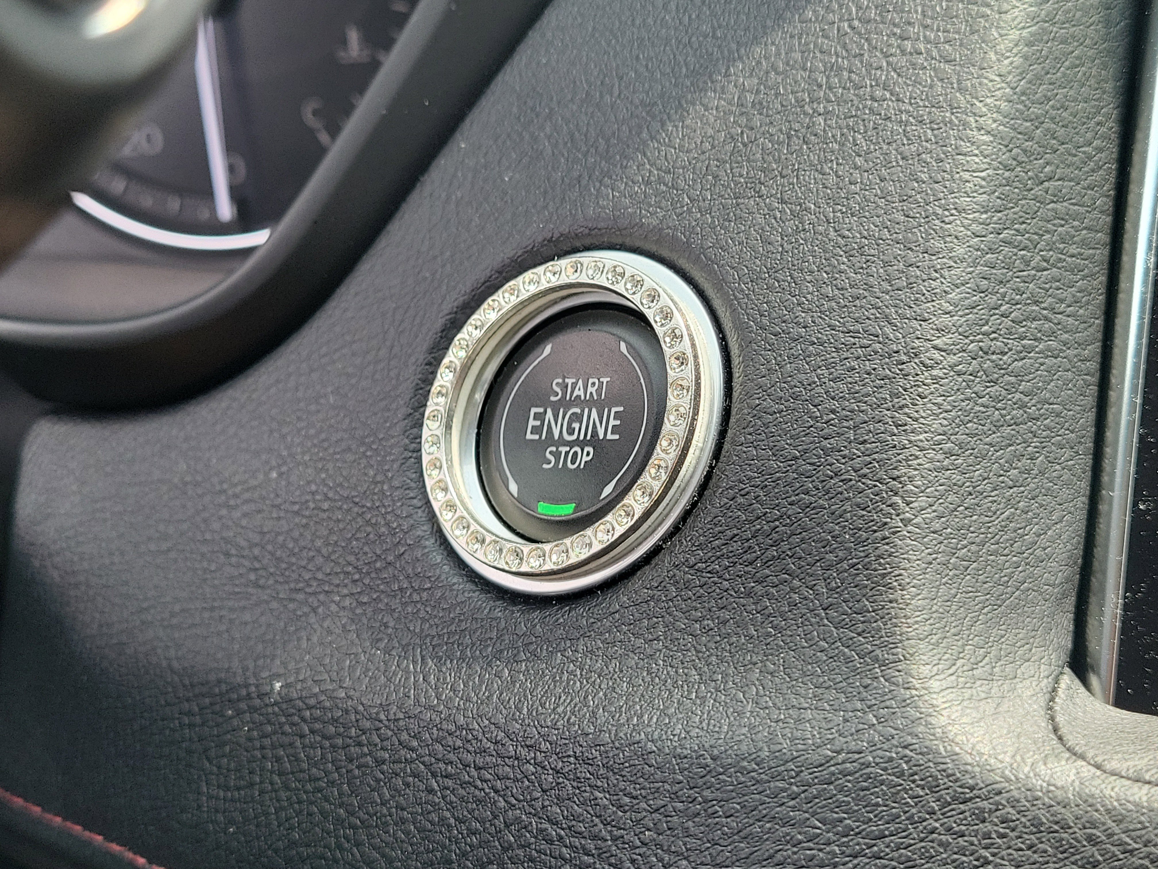 Used 2019 Cadillac XT4 Sport w/ Cold Weather Package FWD image 31