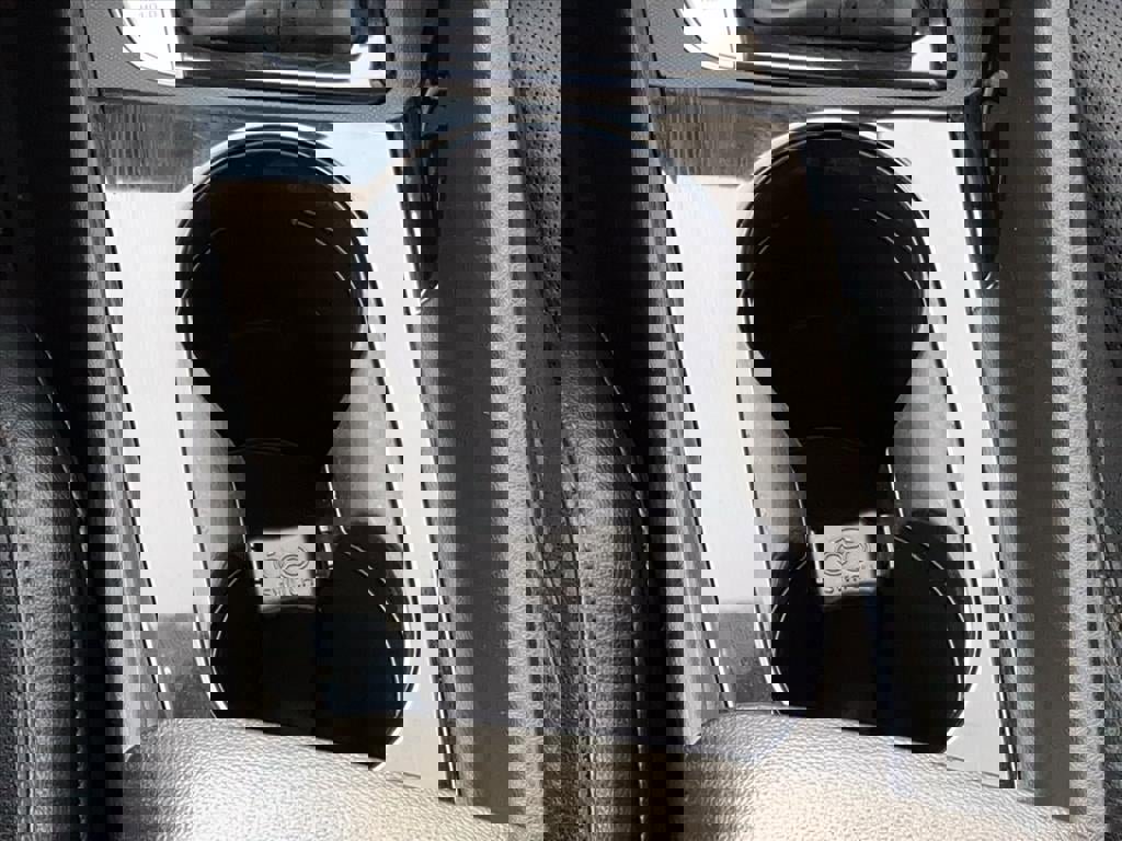 Used 2023 Hyundai Elantra Limited image 16