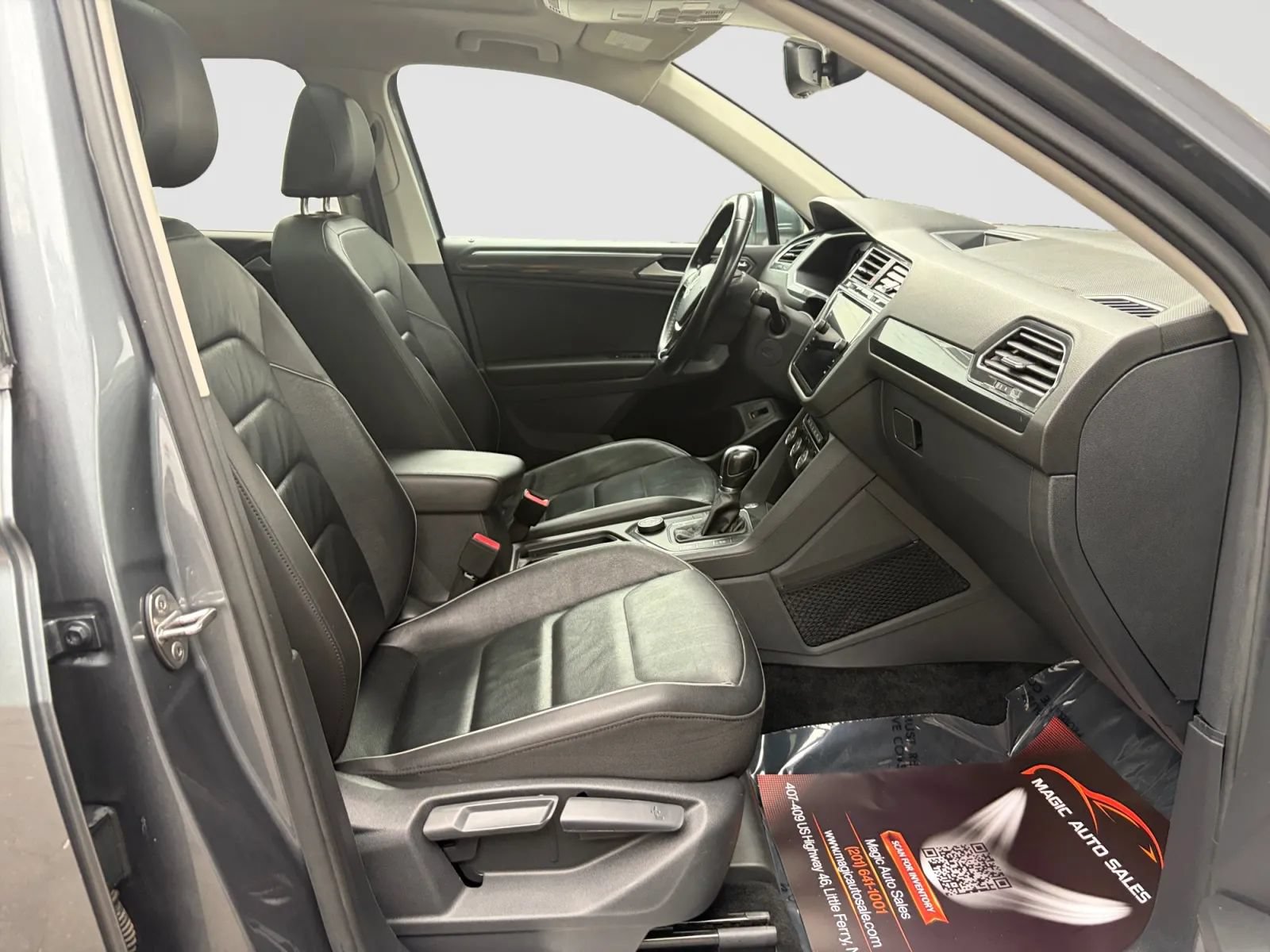 Used 2019 Volkswagen Tiguan SEL Premium w/ 3rd Row Seat Package AWD/4WD image 22