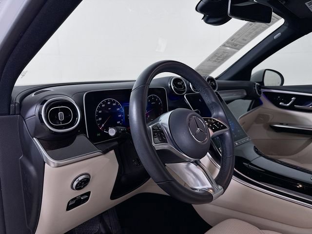 Used 2023 Mercedes-Benz GLC 300 image 9