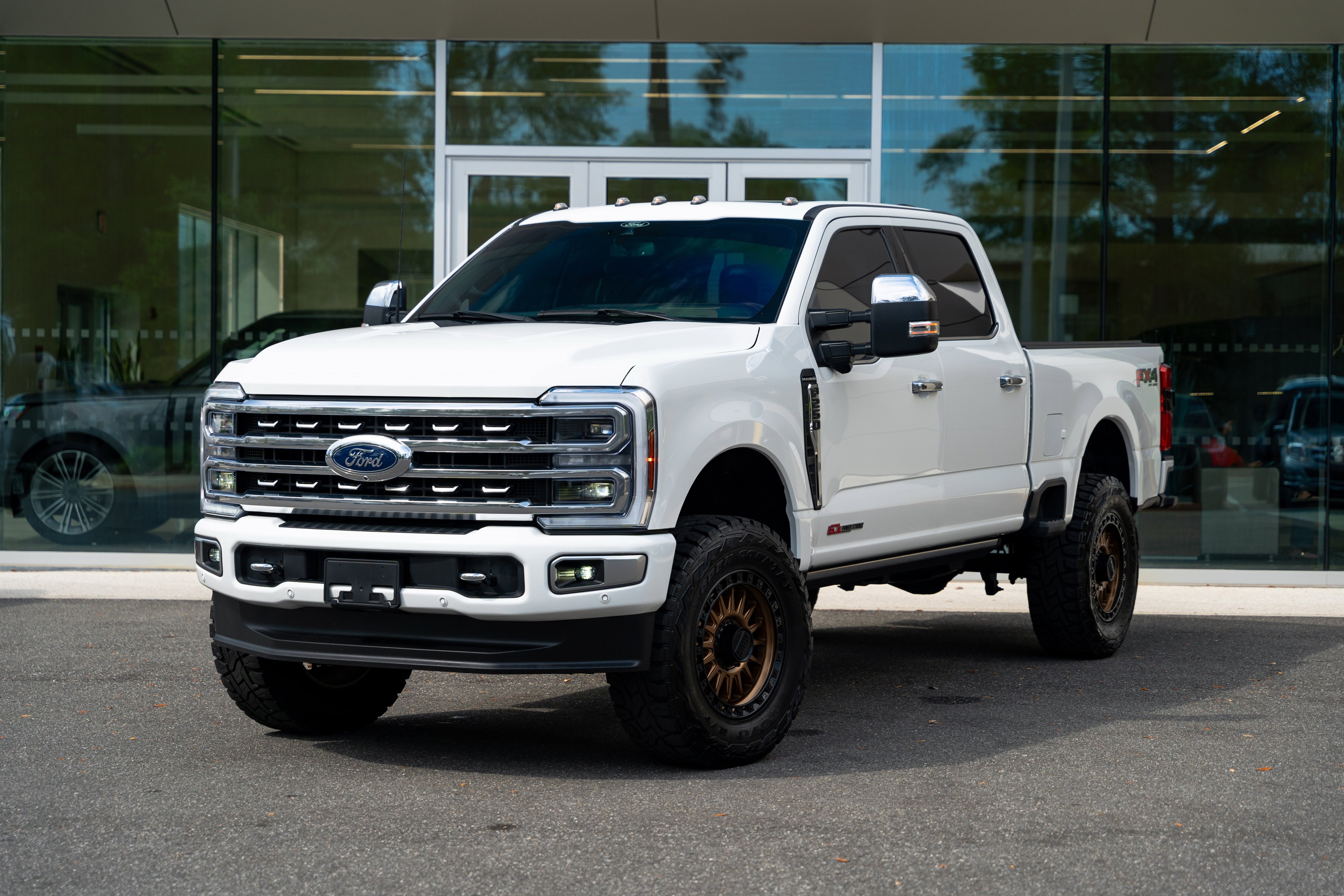 Used 2024 Ford F250 Platinum image 1