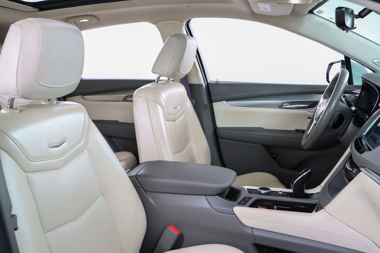 Used 2023 Cadillac XT5 Premium Luxury w/ Technology Package FWD image 29