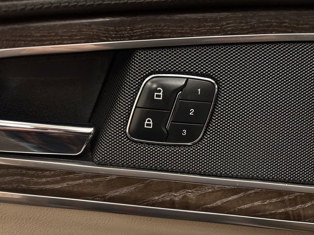 Used 2016 Lincoln MKX Reserve w/ Climate Package image 11